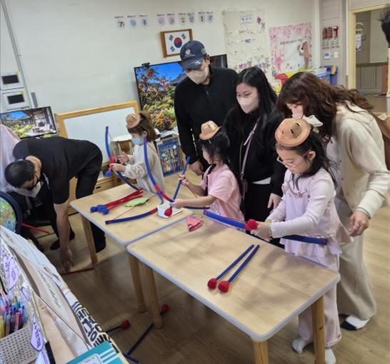 길주초병설유치원, 가족과 함께 놀이하며 배움을 나눠요!
