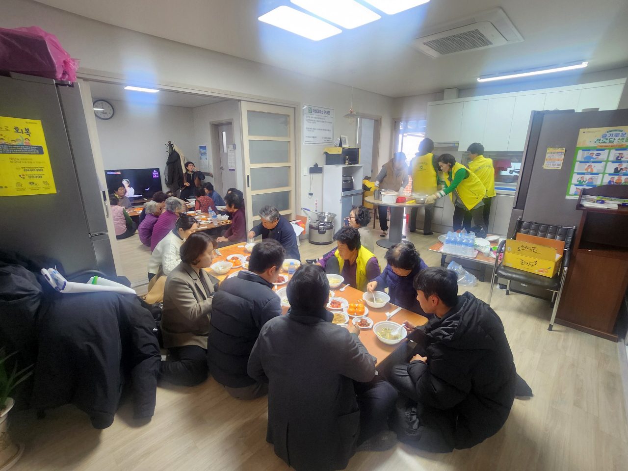 산불 겪은 외하리에 떡국 한 그릇… 안동농협·남선면부녀회