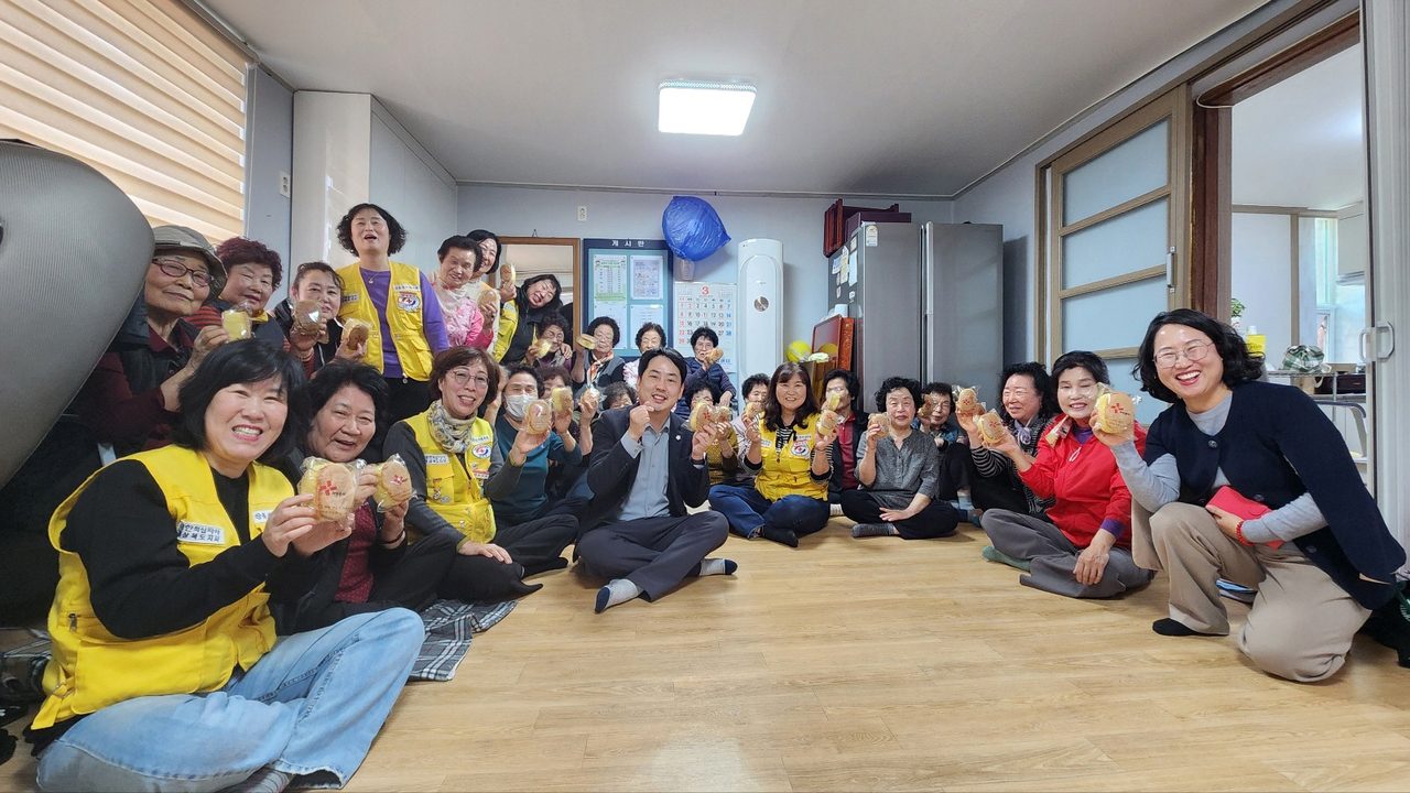안동시 적십자안기봉사회, ‘사랑의 빵 나눔’ 행사 개최