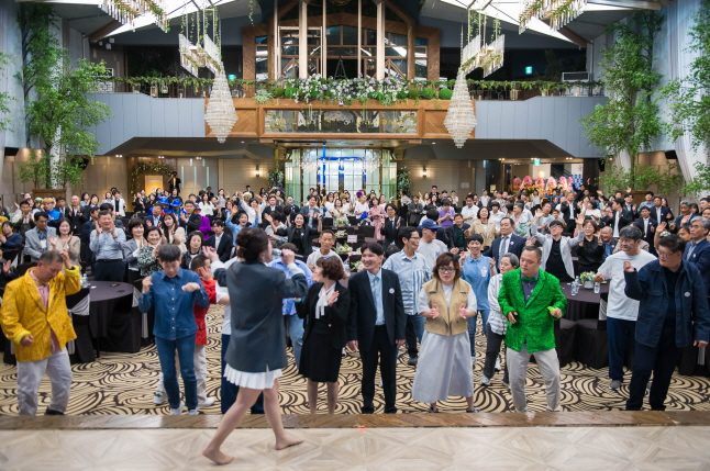'함께 울고 함께 웃고' 40년… 사회복지법인 애명 기념식에 400명