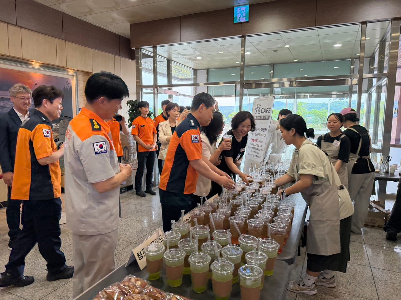 안동청소년문화센터 ‘별솔카페’ 청소년들, 안동소방서 찾아 감사 캠페인 실시