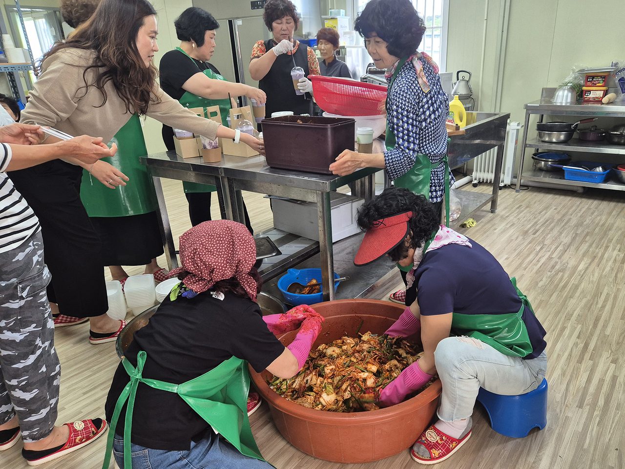 안동시 새마을지도자 일직면부녀회, 사랑의 소머리국밥 나눔 실천